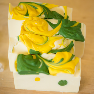 Gayatri will have you beaming bright like the sun. This soap is fresh and uplifting with its blend of lemongrass and peppermint.  Edit alt text