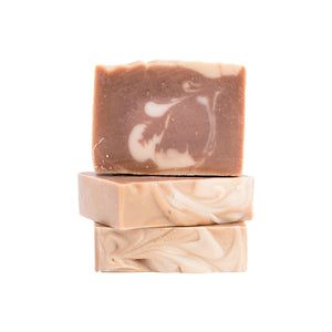 This soap is a unique combination of aromas suitable for anyone, with notes of orange, bergamot, clove, midnight orchid, musk, leather, oak cask, and patchouli. It's perfect for anyone, especially those who love Kentucky Bourbon. 