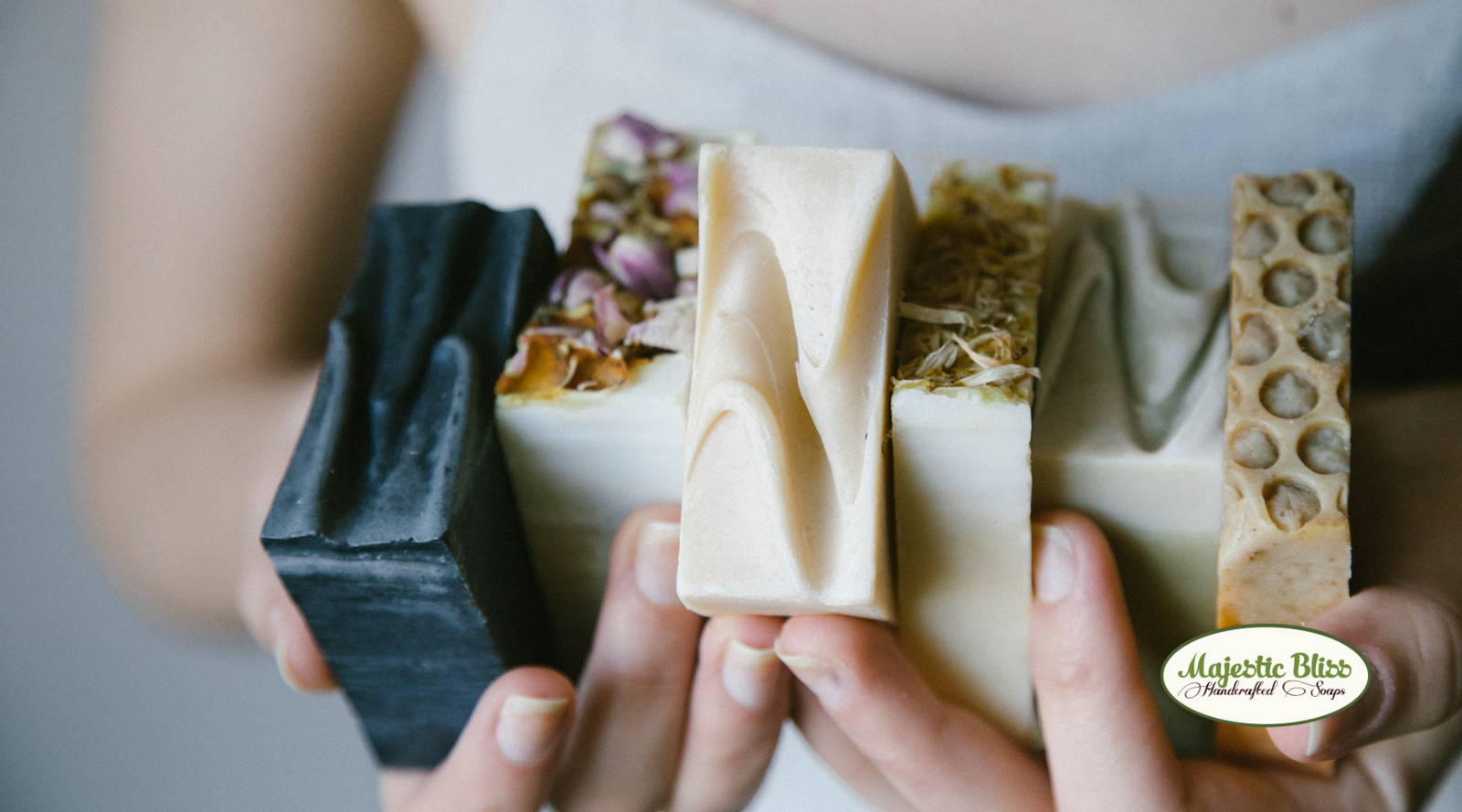 🧼 The Benefits of Artisan Soaps: Quality Ingredients for Superior Skincare 🌿