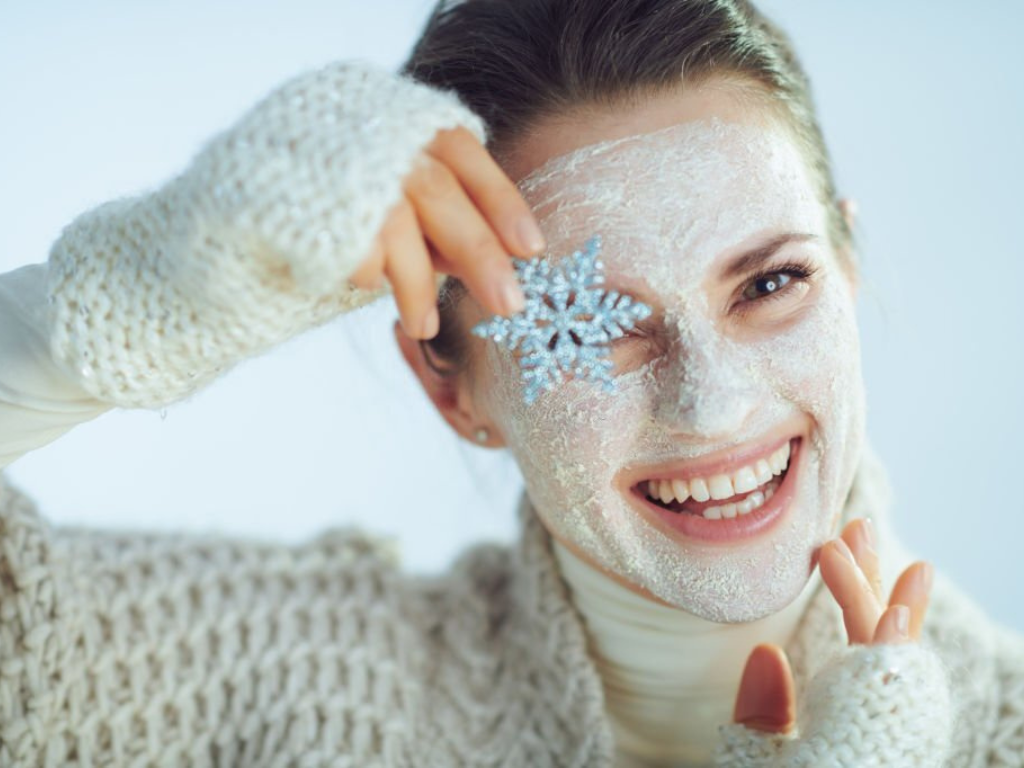 Why is my skin oilier or drier during winter weather? Here we tell you