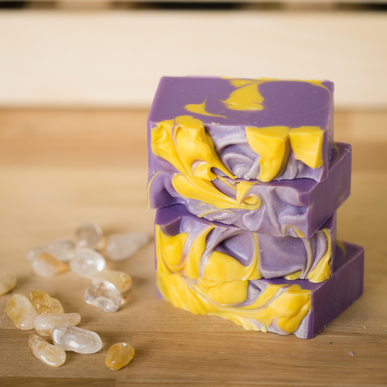 Guru Rinpoche radiates an earthy yet bright and uplifting aroma. You'll experience the combination of clove, lavender, patchouli, and lemongrass with every particle of your being. 